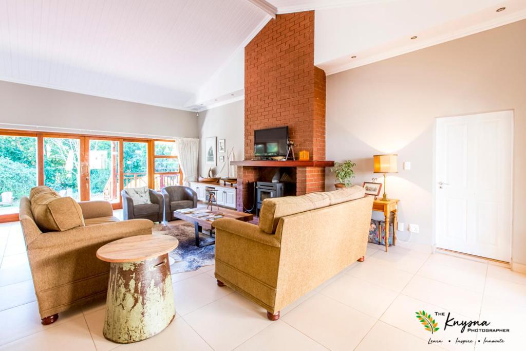 クニスナ Forest Glen Bed & Breakfast エクステリア 写真